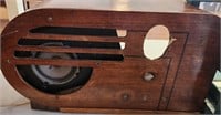 2 pc lot Antique radio & VTG Wood Crate