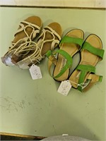 2 PAIRS WOMENS SIZE 8 SANDALES