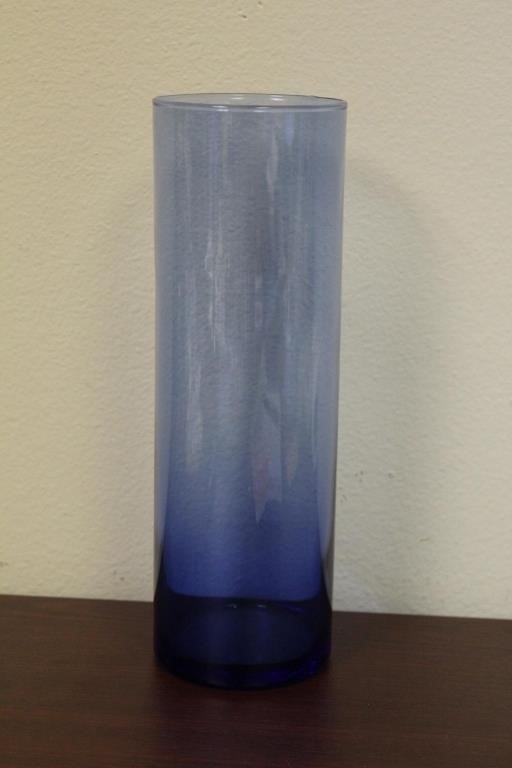 A Blue Glass Cylinder Vase