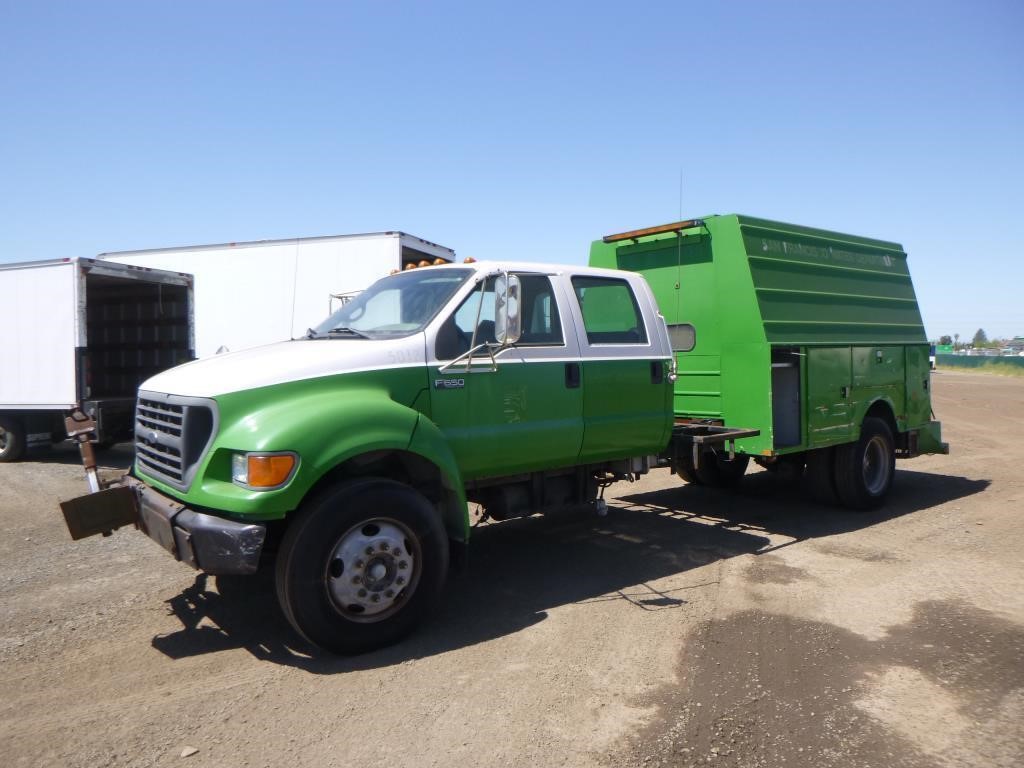 2001 Ford F650 S/A Utility Truck