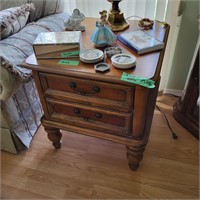 M116 Two sturdy wood end tables