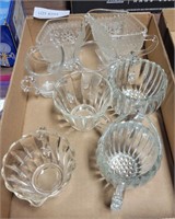 FLAT OF CLEAR GLASS CREAM & PITCHERS