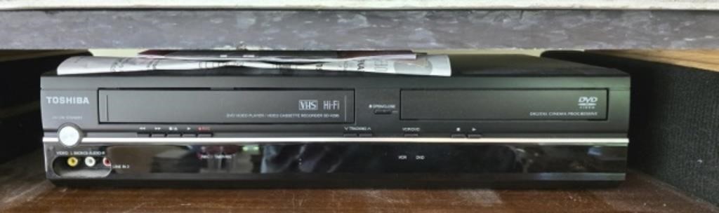 Toshiba VHS & DVD Player UNTESTED