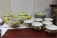 A Yellow Imperial Chinese Teaset
