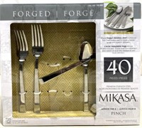 Mikasa 40 Piece Dinnerware Set