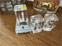 LIGHTED BASE WITH GLASS ETCHED PCS.