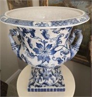 UW blue and white heavy porcelain planter