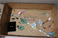 COLLECTION OF ESTATE COSTUME JEWELRY