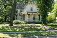 Historic Home In Conway Springs