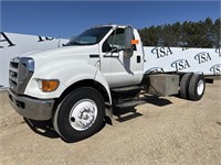 2005 Ford F750 Cab Chassis