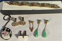 11 - MIXED LOT OF COSTUME JEWELRY (J16)