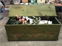 Rolling Green Trunk w/ Florals