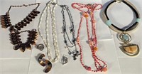 Z - MIXED LOT OF COSTUME JEWELRY (J25)