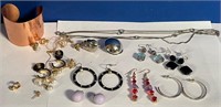Z - MIXED LOT OF COSTUME JEWELRY (J21)