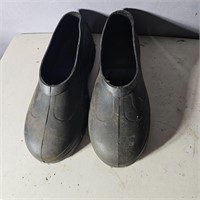 XL rubber shoes