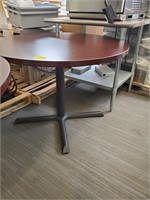 42" ROUND DINING TABLE - 42" X 30"