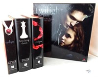 (3) Twilight Saga Books - Twilight - Eclipse