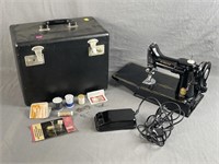 Singer 221K Featherweight Sewing Machine & Case