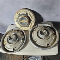 3 chevy hub caps