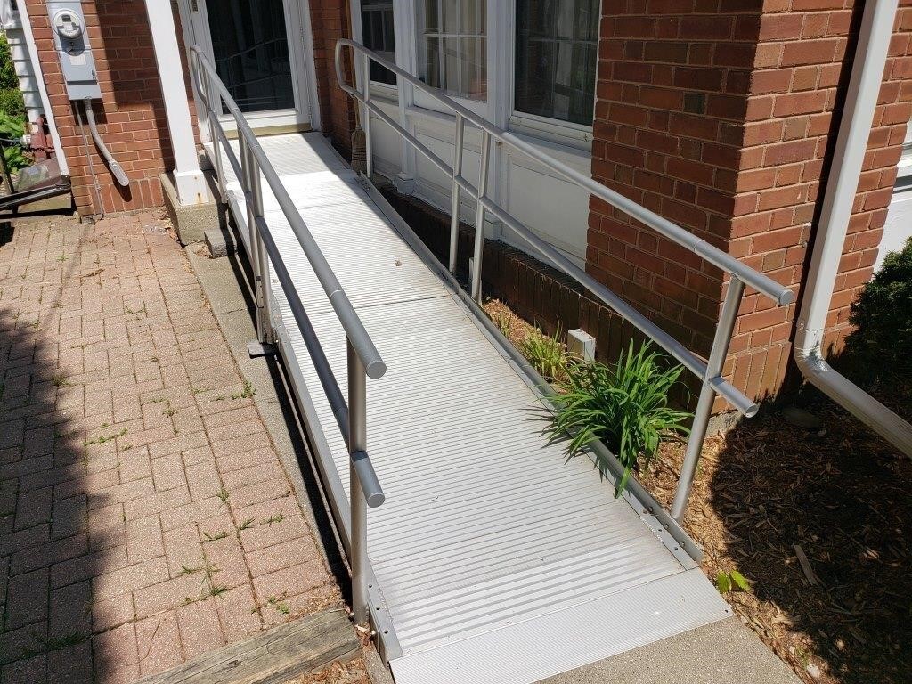 15' Wheelchair Access Ramp w/ Handrails