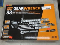 GEAR WRENCH 88 PC SAE/METRIC MECHANICS TOOL SET