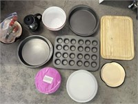 ASSORTED KITCHENWARE, BOWLS, BAKING, AND CUTTING