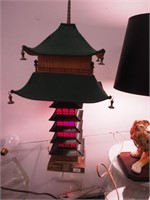 Accent lamp in the form of a pagoda, column