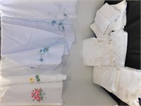 miscellaneous table linens lot