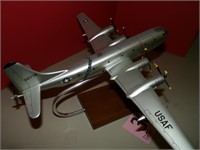 METAL KC-97 SCALE 1/100 USAF JET ON STAND