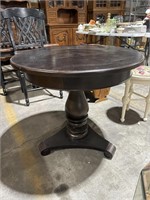 Mahogany Round Side Table 30In Round 28in Tall