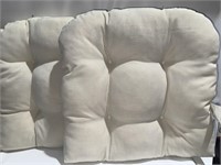$150.00 2-PK Outdoor Cushions Size 19in W X 19in