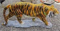 Cast aluminum tiger-22"tall,44"long