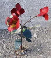 Rock flowers w/hummingbird-33"tall