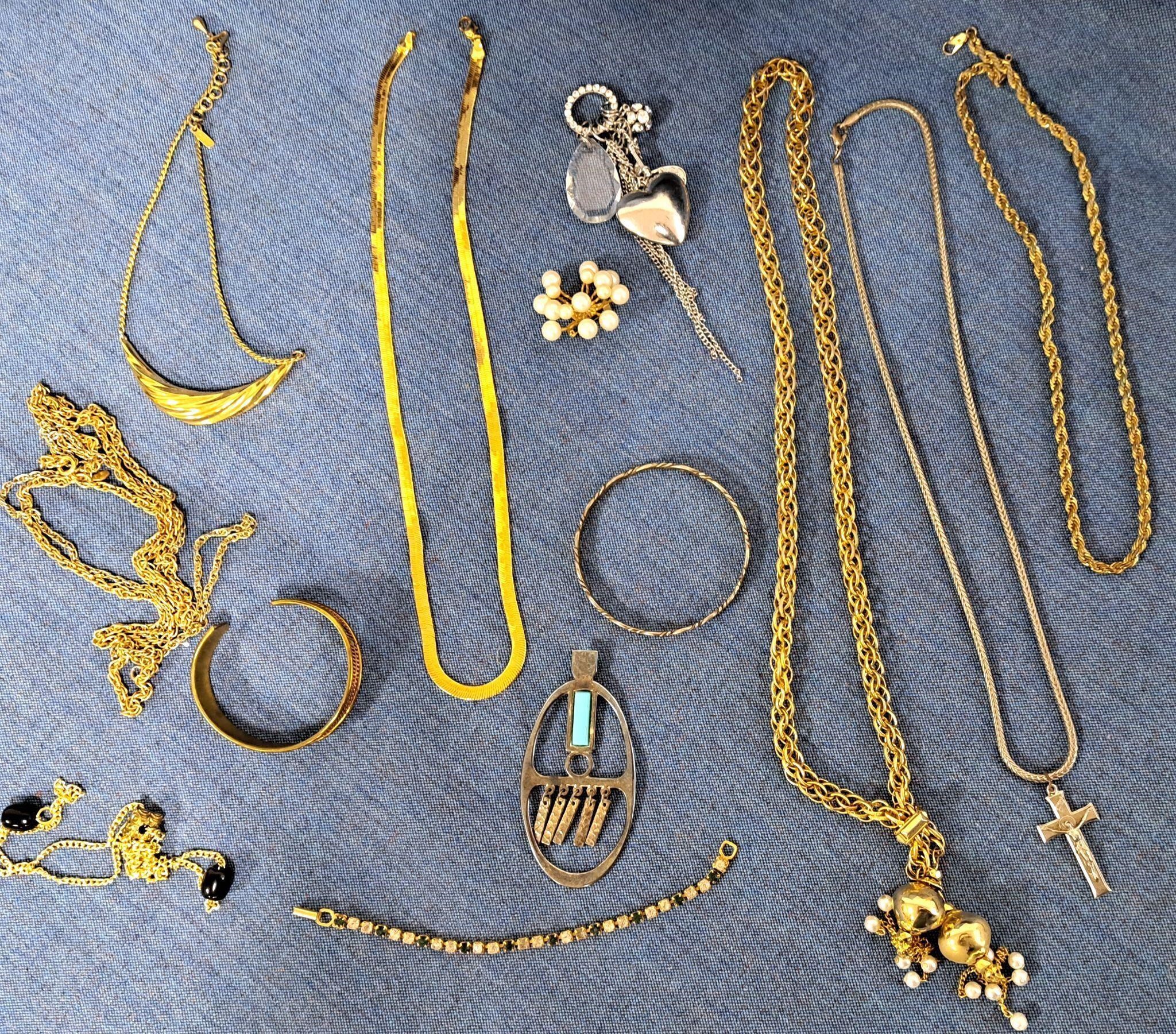 TRAY LOT ASSORTED NECKLACES JEWELRY BRACELET