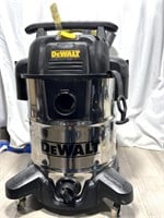 Dewalt Wet/dry Vacuum (pre-owned)