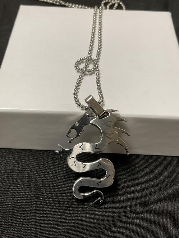Serpent pendant with chain