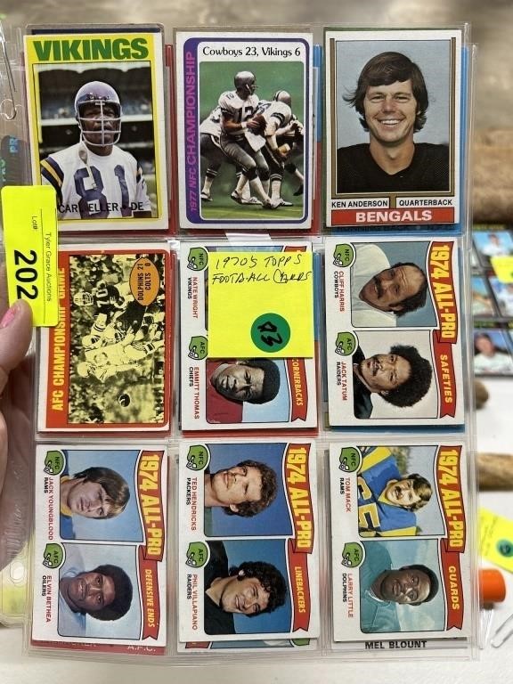 LOT OF MIXED 1970S TOPPS FOOTBALL CARDS