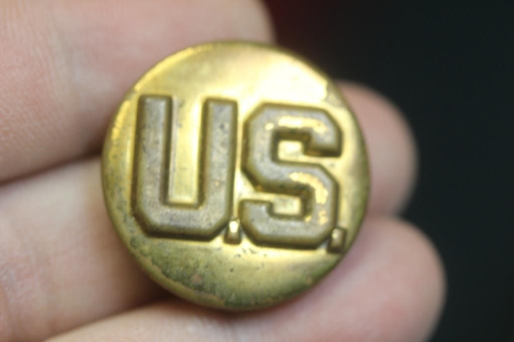 Vintage US Military Pin or Button