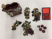 Group hardstone grapes, carved foo dog seal set &