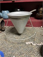 metal strainer with stand