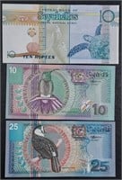 Banknotes from Seychelles & Van Suriname