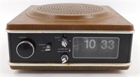 Wynford Hall AM/FM Clock Radio - Works