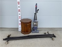 Shark Navigator vacuum- untested, side table w