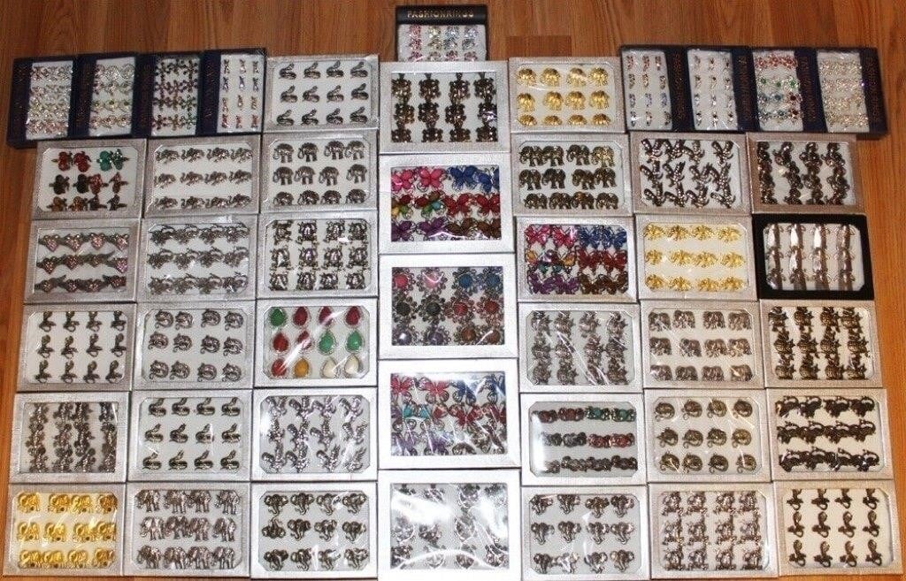 600 Rings in display boxes!!! ALL NEW!!
