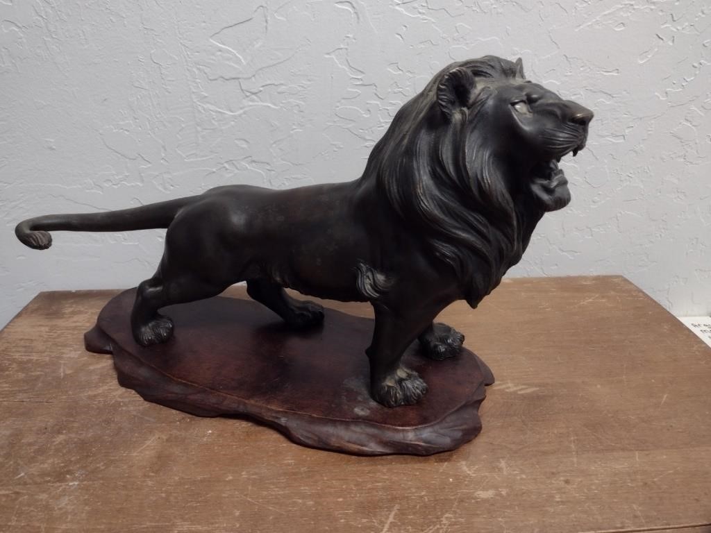 Bronze Lion Late 19th to Early 20th Century