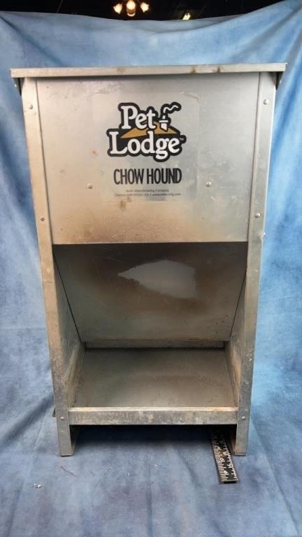 Pet Lodge Chow Hound Metal Free Feeder