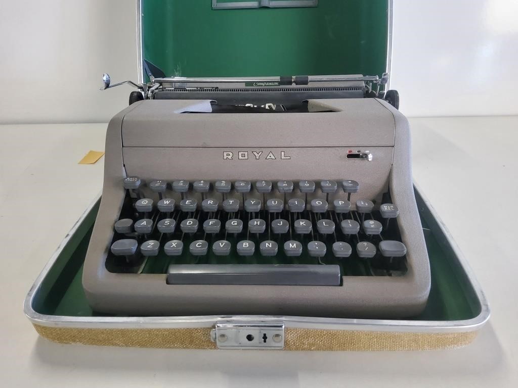 Royal Typewriter w/Case