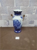 W.W.R. & Co Staffordshire England 98 vase