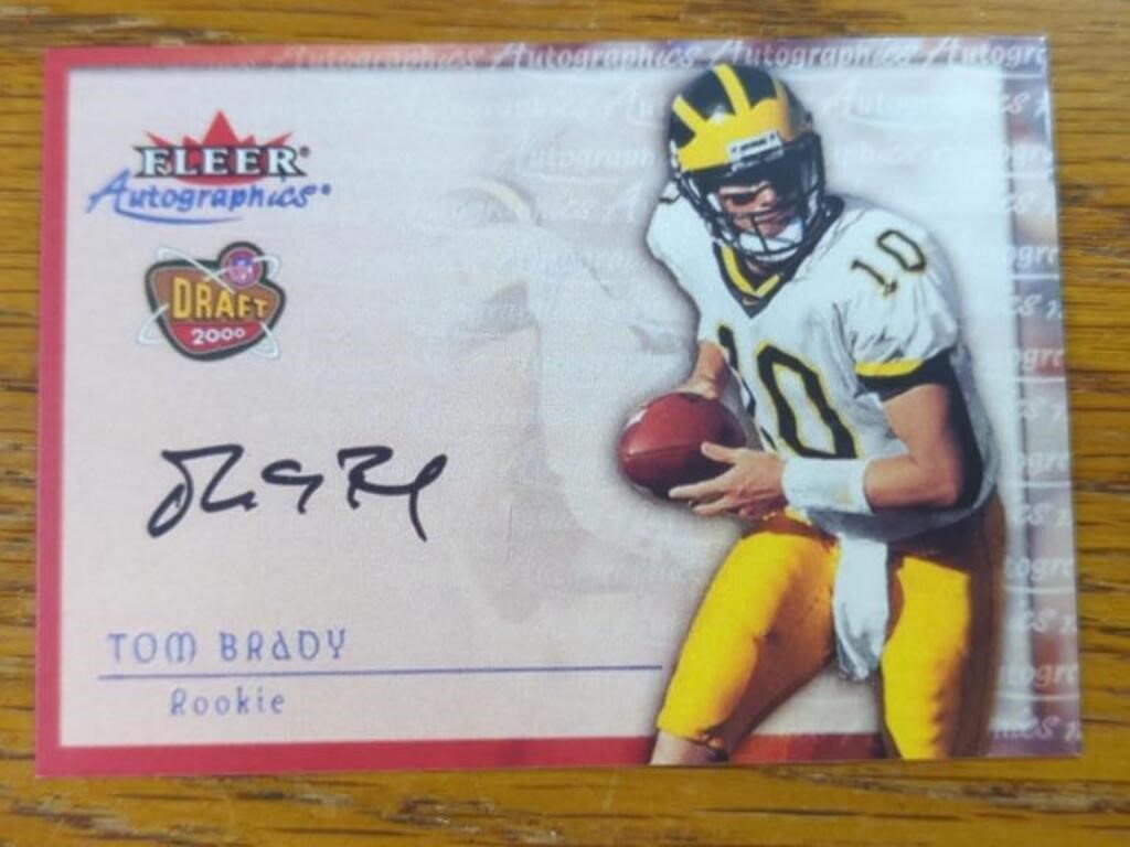 Autographics Tom Brady draft 2000 football card
