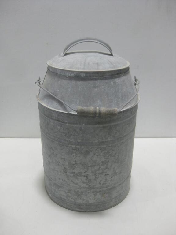 17" Vtg Feed Container